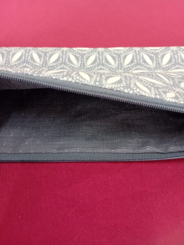 grey and beige pattern