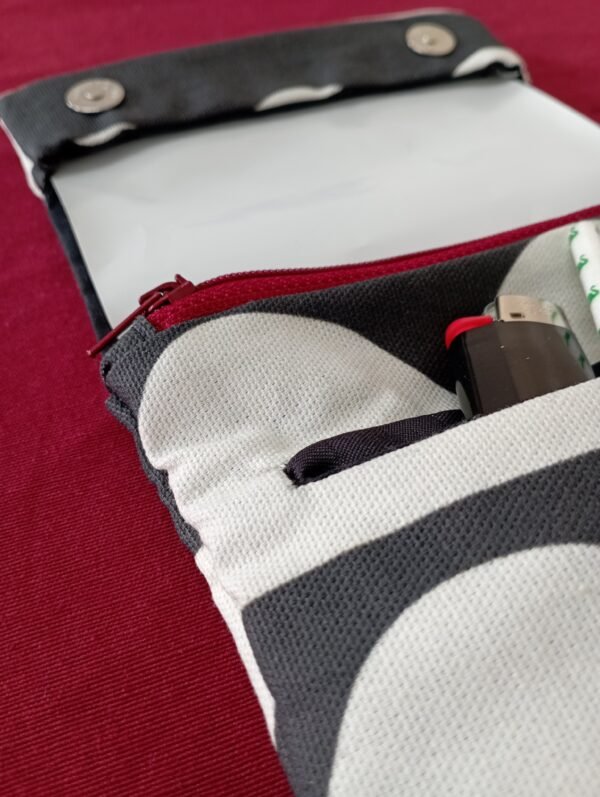 tobacco case black and off white shapes