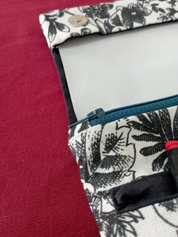 tobacco case black and white flowers