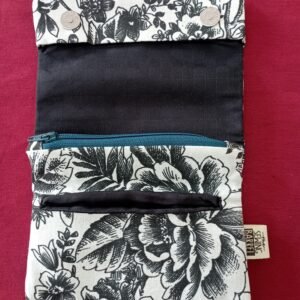 tobacco case black and white flowers