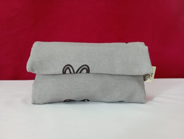 tobacco case grey with black hearts